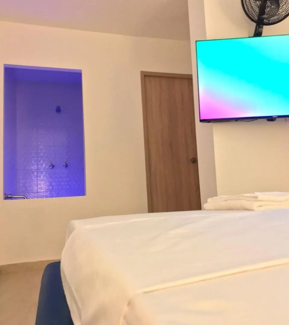 ***  Hotel Opera Medellin Entretenimiento Y Bar Colombia