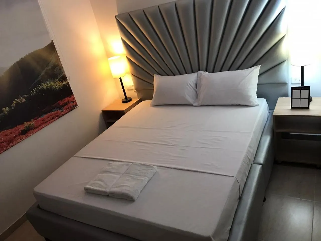 Hotel Opera Medellin Entretenimiento Y Bar 3*,