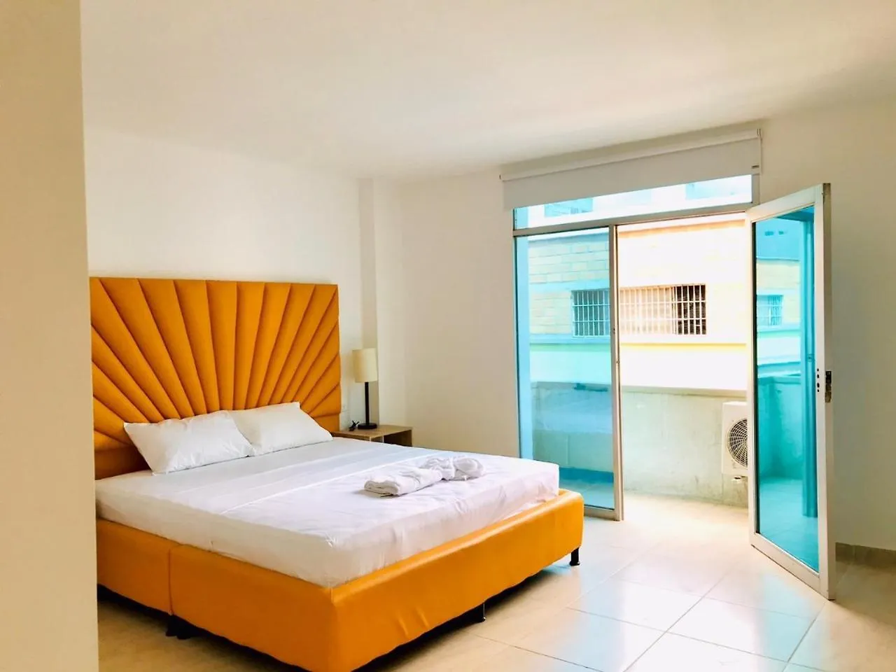 Hotel Opera Medellin Entretenimiento Y Bar